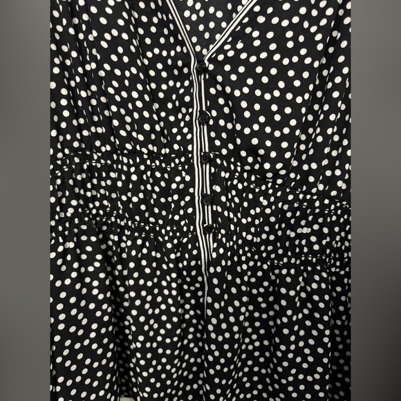 Max Studio Black and White Polka Dot preppy business casual Blouse - Picture 2 of 6